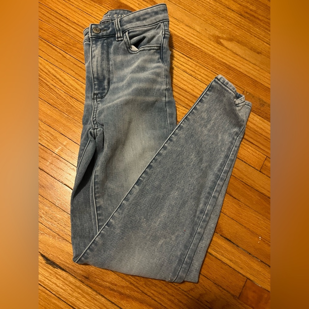 AMERICAN EAGLE JEANS